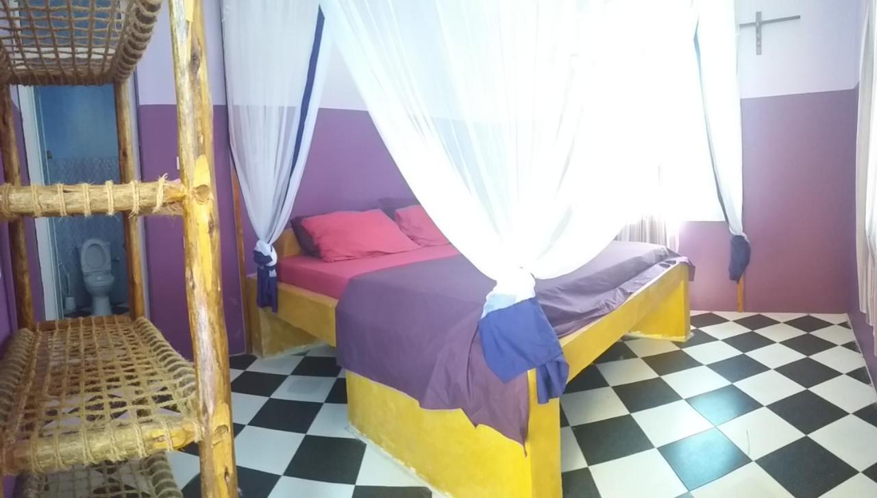 La Locanda Lodge - Apartment, 4 Double Rooms & Kitchen Near The Beach 江比阿 外观 照片