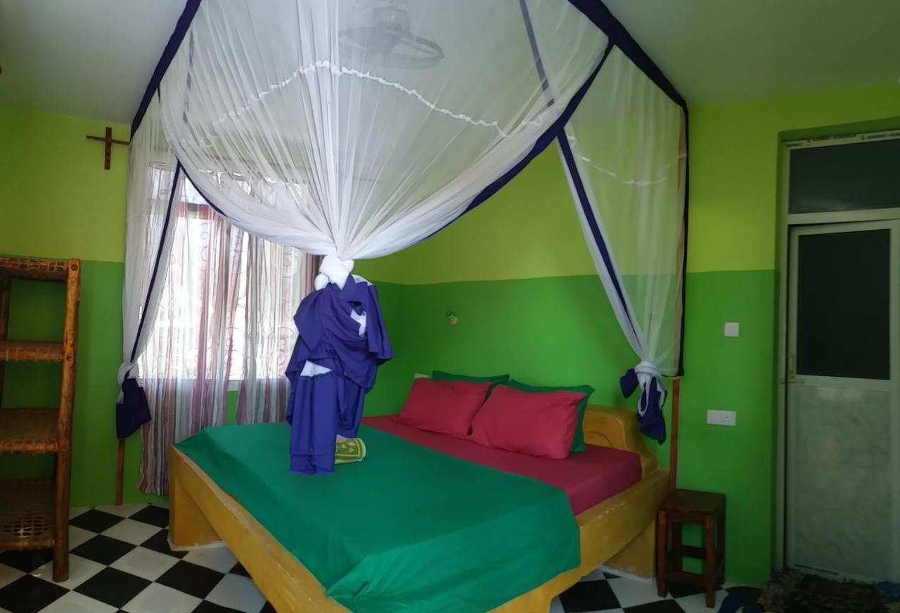 La Locanda Lodge - Apartment, 4 Double Rooms & Kitchen Near The Beach 江比阿 外观 照片