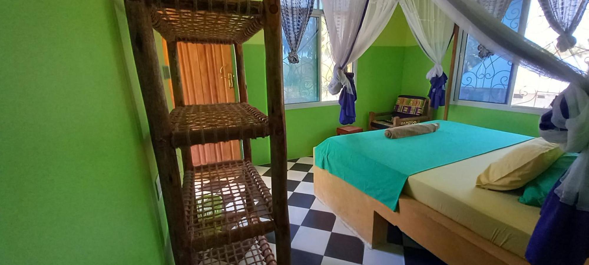 La Locanda Lodge - Apartment, 4 Double Rooms & Kitchen Near The Beach 江比阿 外观 照片