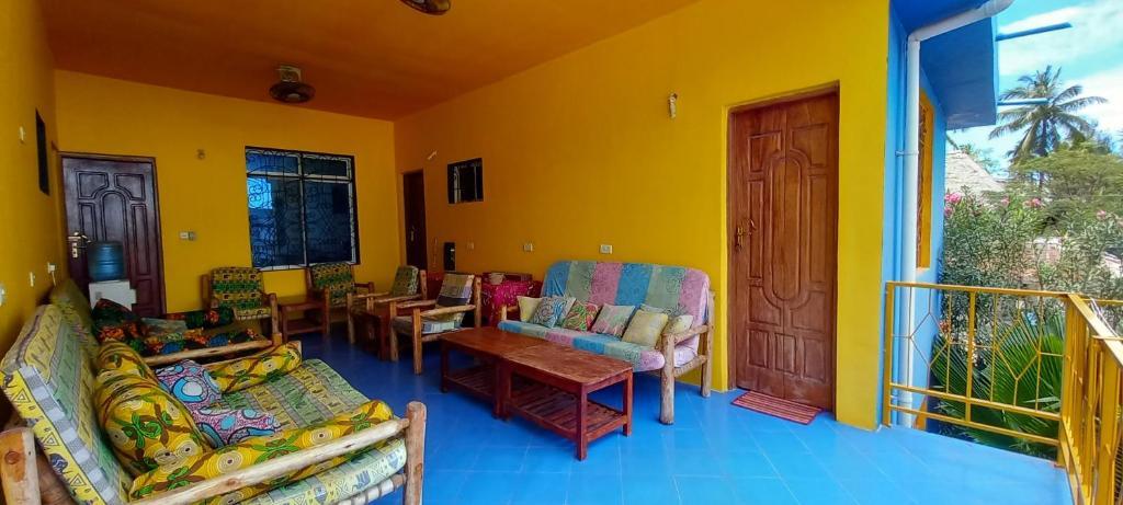 La Locanda Lodge - Apartment, 4 Double Rooms & Kitchen Near The Beach 江比阿 外观 照片