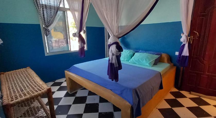 La Locanda Lodge - Apartment, 4 Double Rooms & Kitchen Near The Beach 江比阿 外观 照片